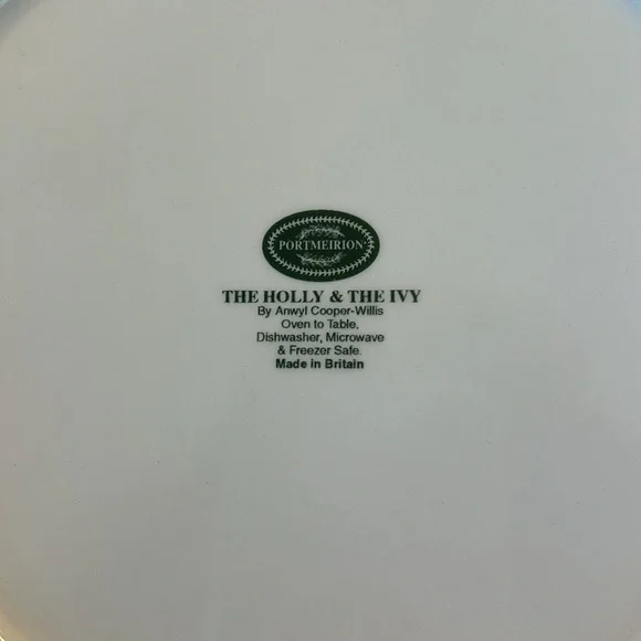 Portmeirion Holly and Ivy Holiday Covered Casserole - Picture 6 of 6